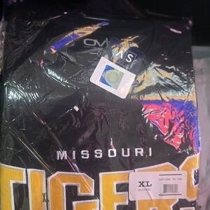 NWT MISSOURI TIGERS NFL TEAMS T-SHIRT